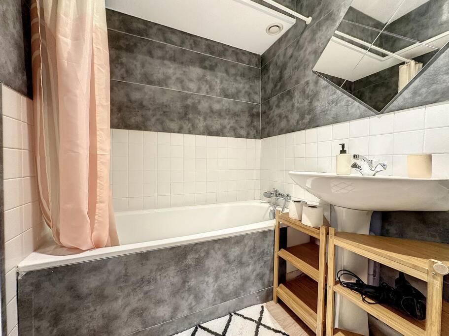 La Suite Duhamel - Au Pied De La Gare - Au Calme Rennes Zewnętrze zdjęcie